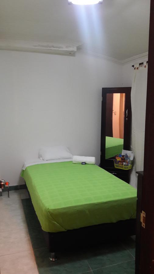 Hostal Deluxe Santander. Manizales Exterior photo