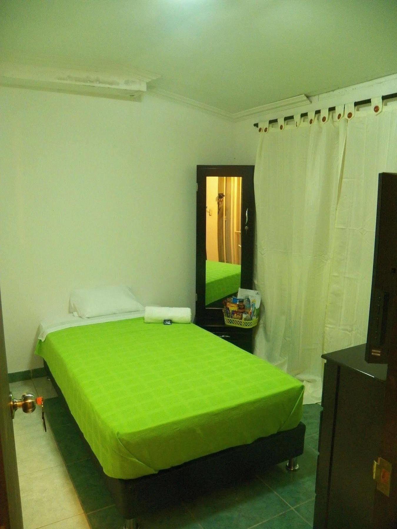 Hostal Deluxe Santander. Manizales Exterior photo