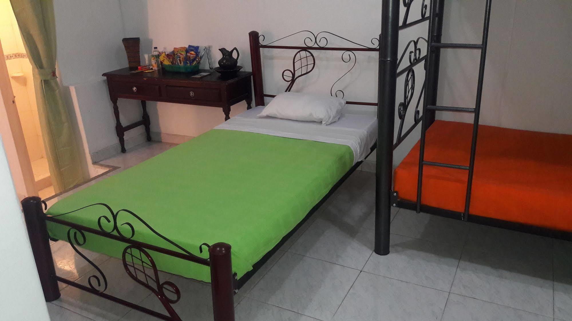 Hostal Deluxe Santander. Manizales Exterior photo