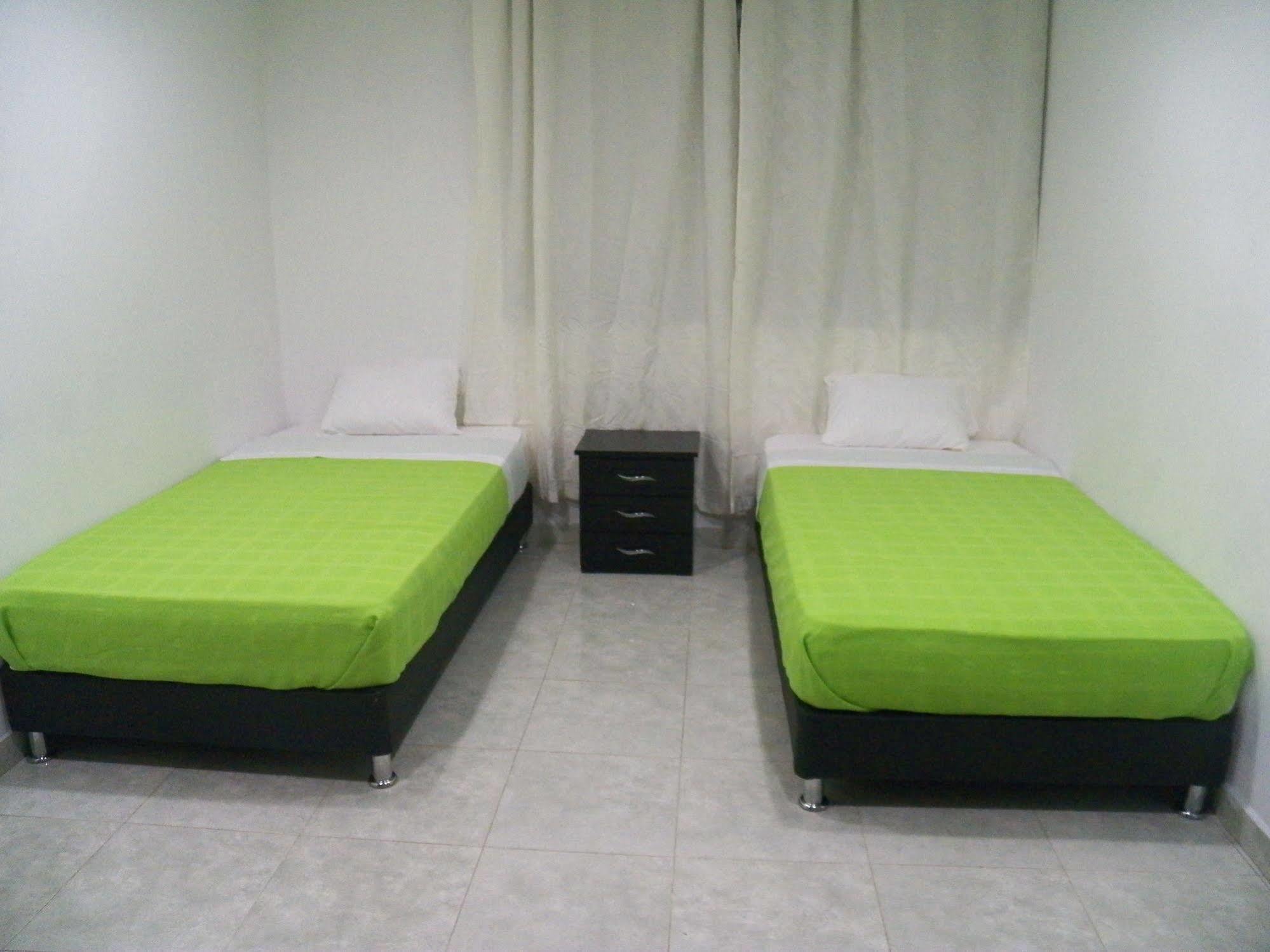 Hostal Deluxe Santander. Manizales Exterior photo