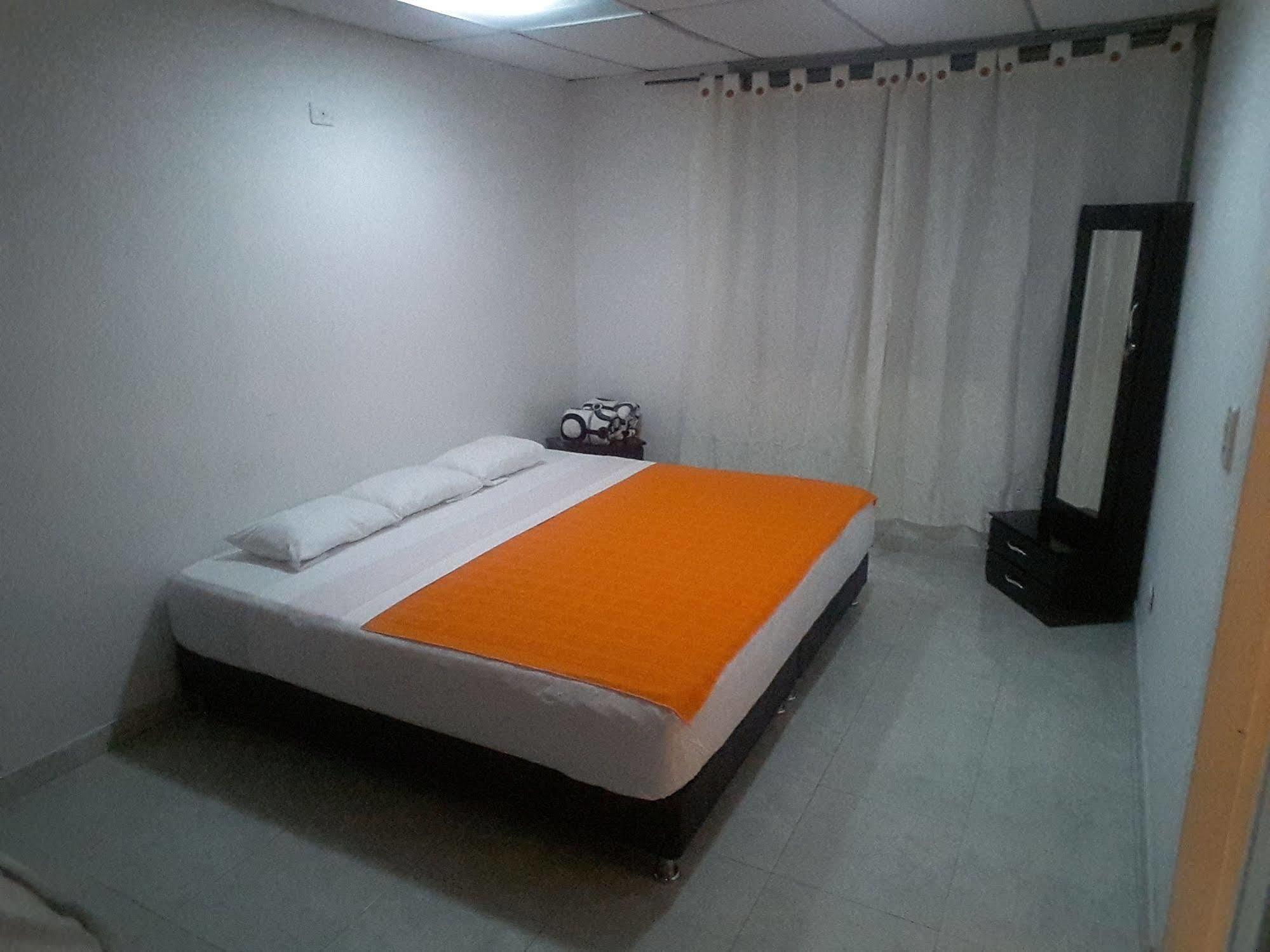 Hostal Deluxe Santander. Manizales Exterior photo