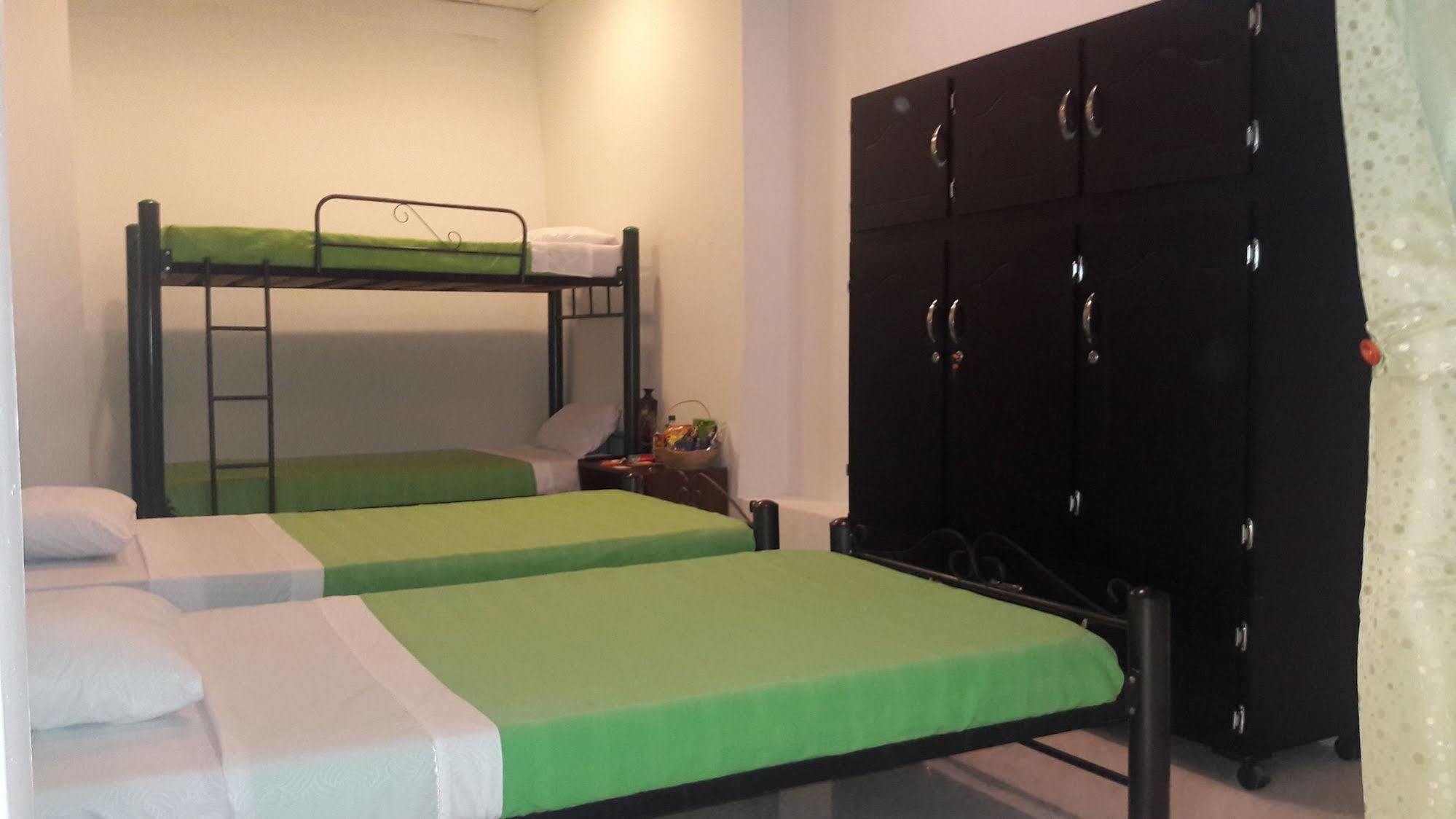 Hostal Deluxe Santander. Manizales Exterior photo