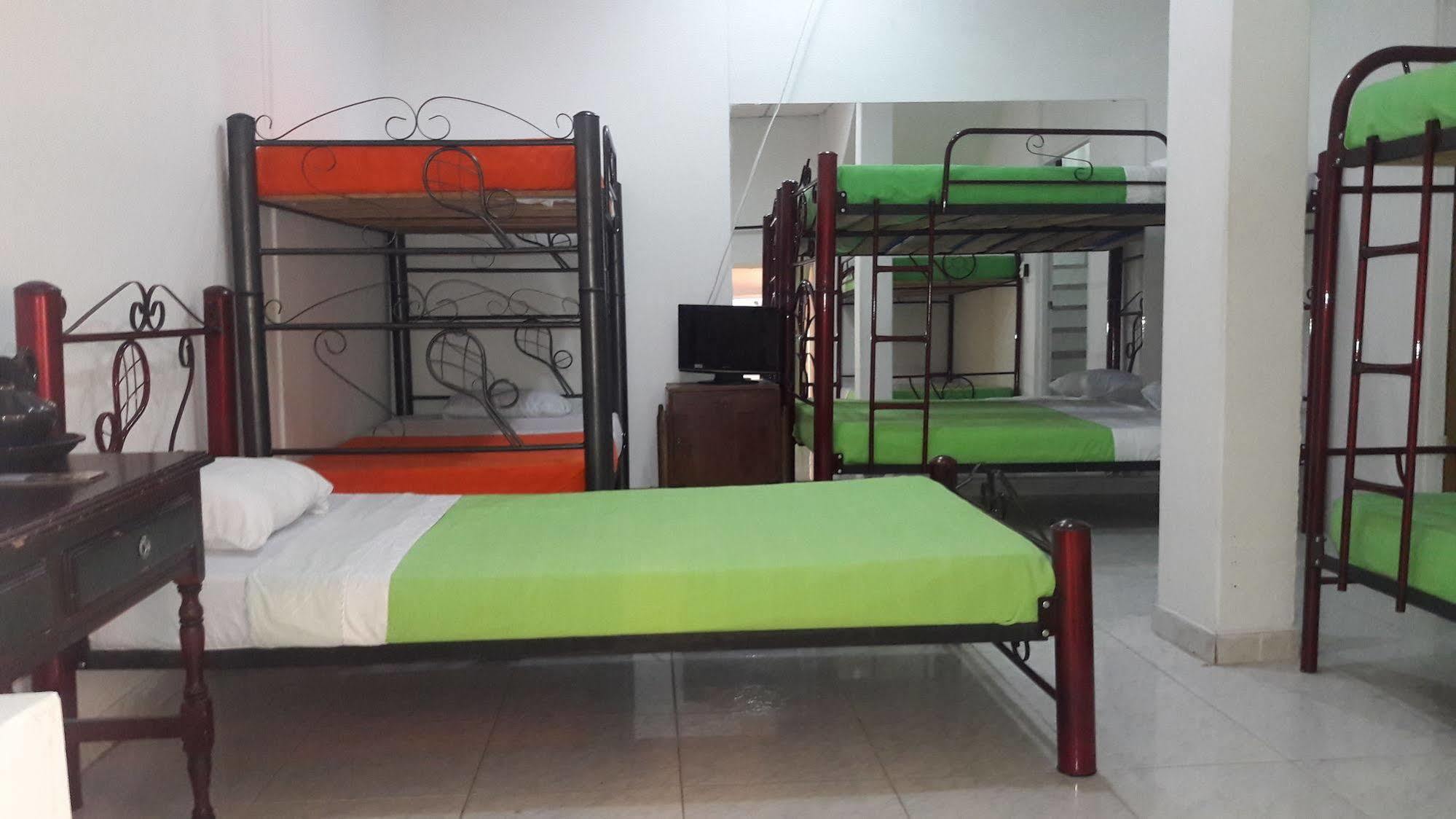 Hostal Deluxe Santander. Manizales Exterior photo