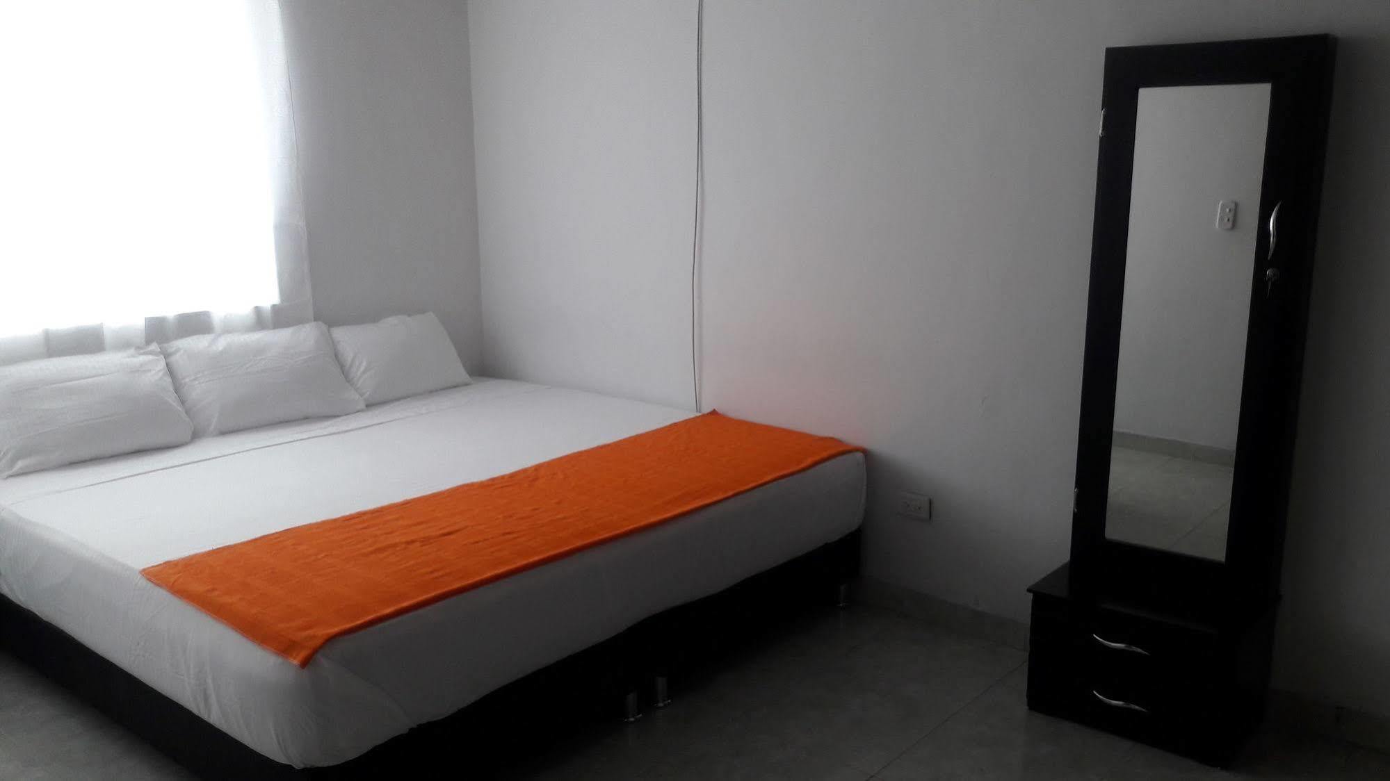 Hostal Deluxe Santander. Manizales Exterior photo
