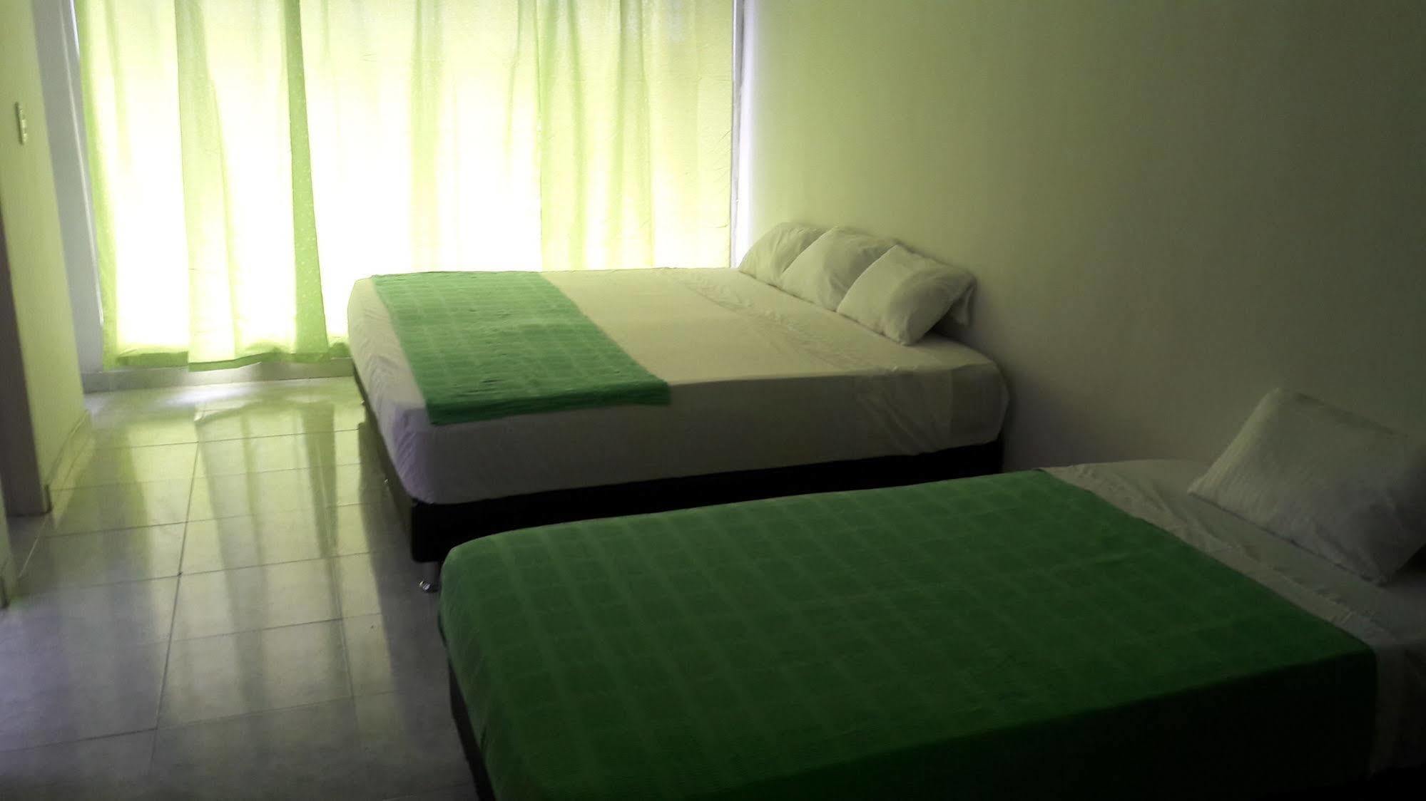 Hostal Deluxe Santander. Manizales Exterior photo