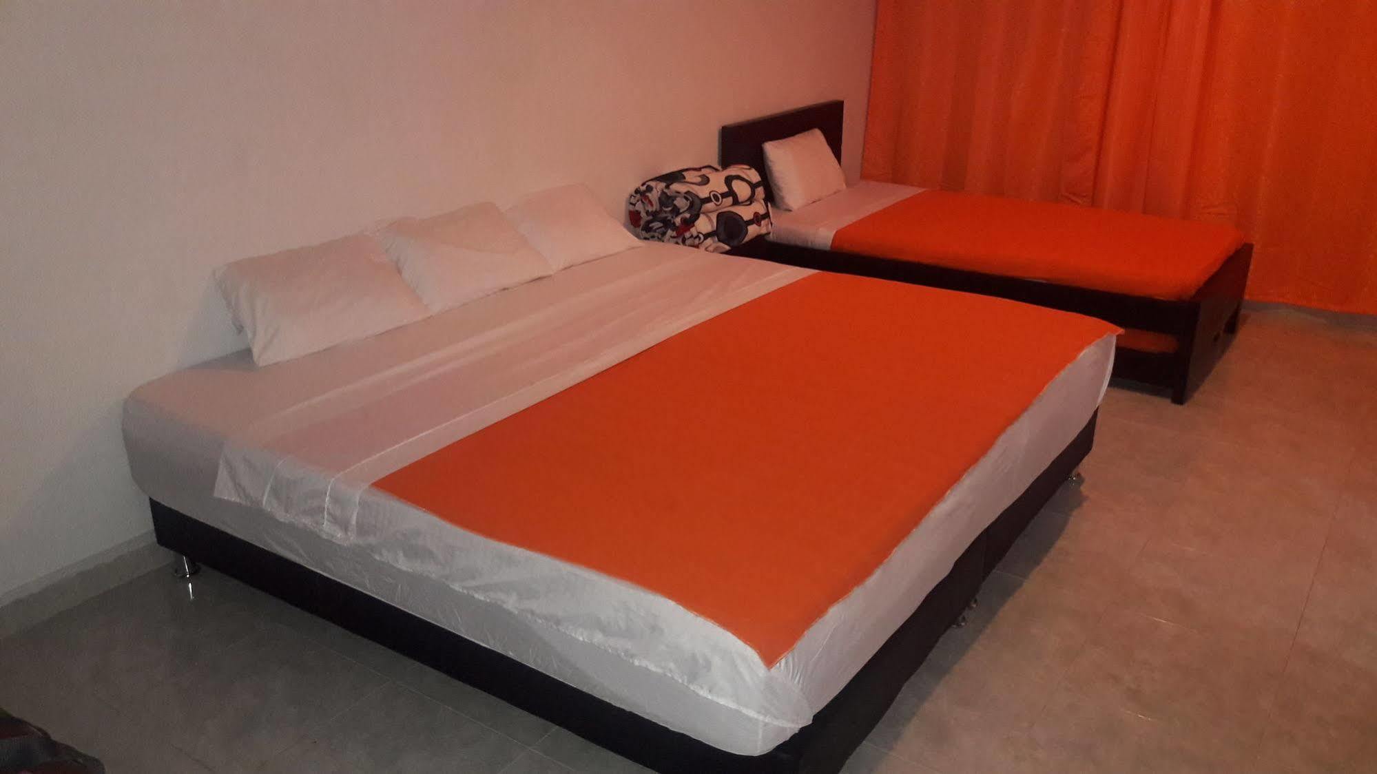 Hostal Deluxe Santander. Manizales Exterior photo